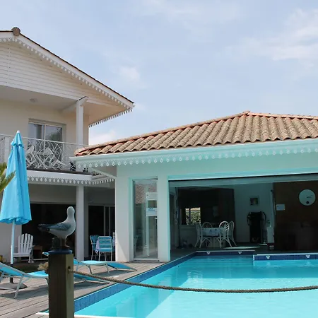 Aresia Oda ve Kahvaltı 4*