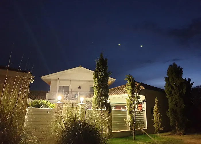 Aresia فندق مبيت وإفطار 4*