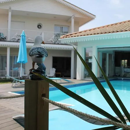 فندق مبيت وإفطار Aresia آريس