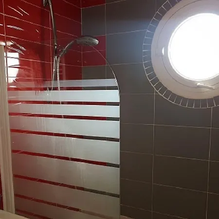 فندق مبيت وإفطار Aresia 4*