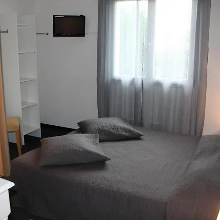 Aresia Bed & Breakfast 4*